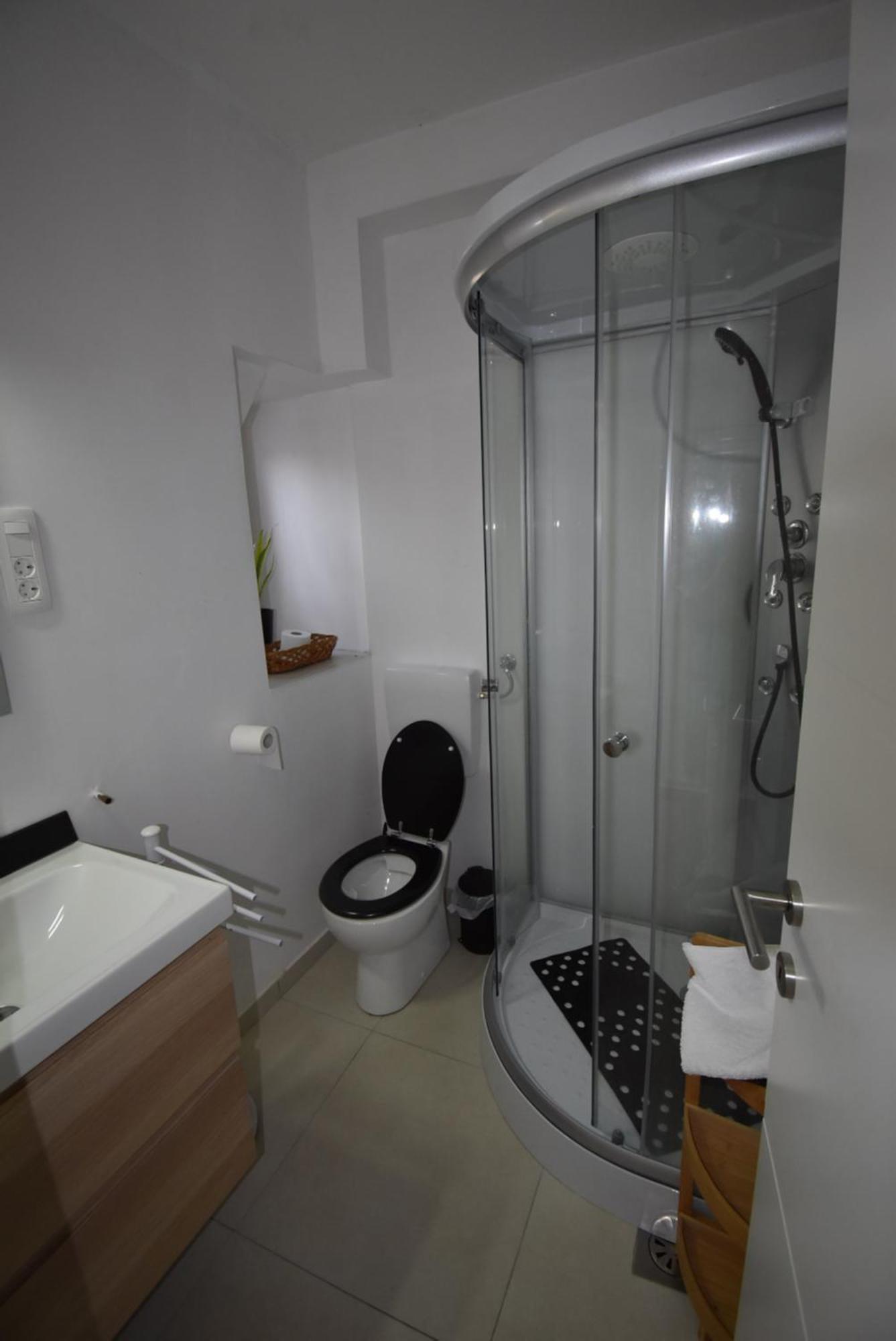 Apartments Free Alps, Massage & Wine Бовец Екстер'єр фото
